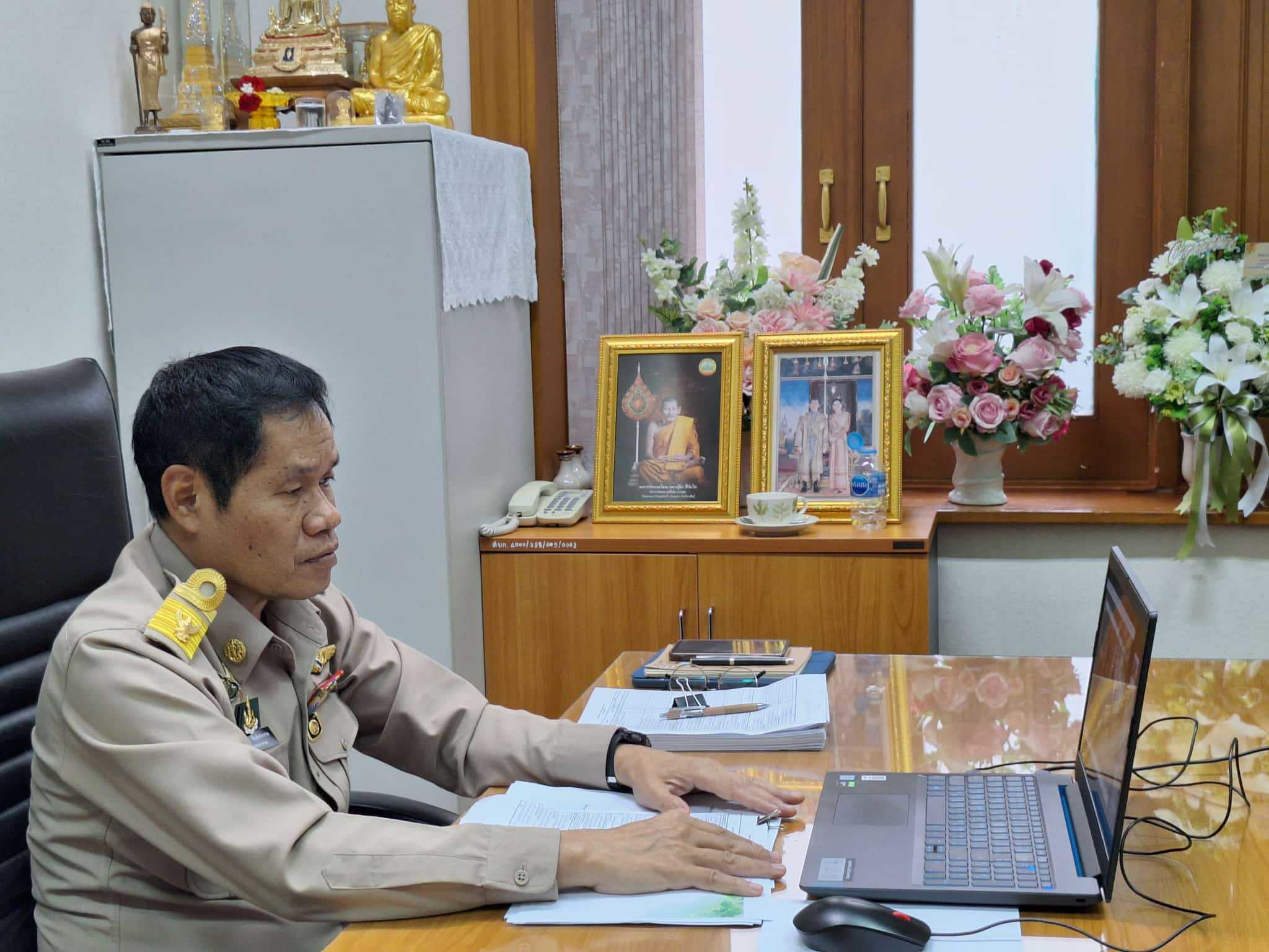 title - ผู้ตรวจราชการ ส.ป.ก. ร่วมประชุมคณะทำงานสรรหาปราชญ์เกษตรของแผ่นดินระดับเขต ประจำปี 2569 เขตตรวจราชการที่ 13 ผ่านระบบประชุมทางไกลออนไลน์ โดย Application Zoom Meeting